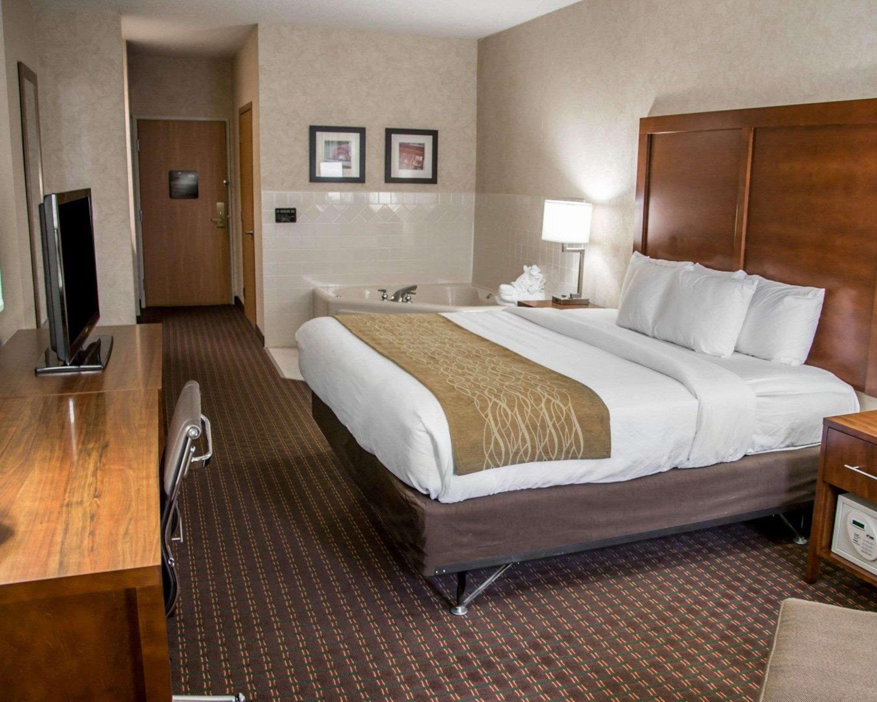 Comfort Inn & Suites Riverview Le Claire Exterior foto