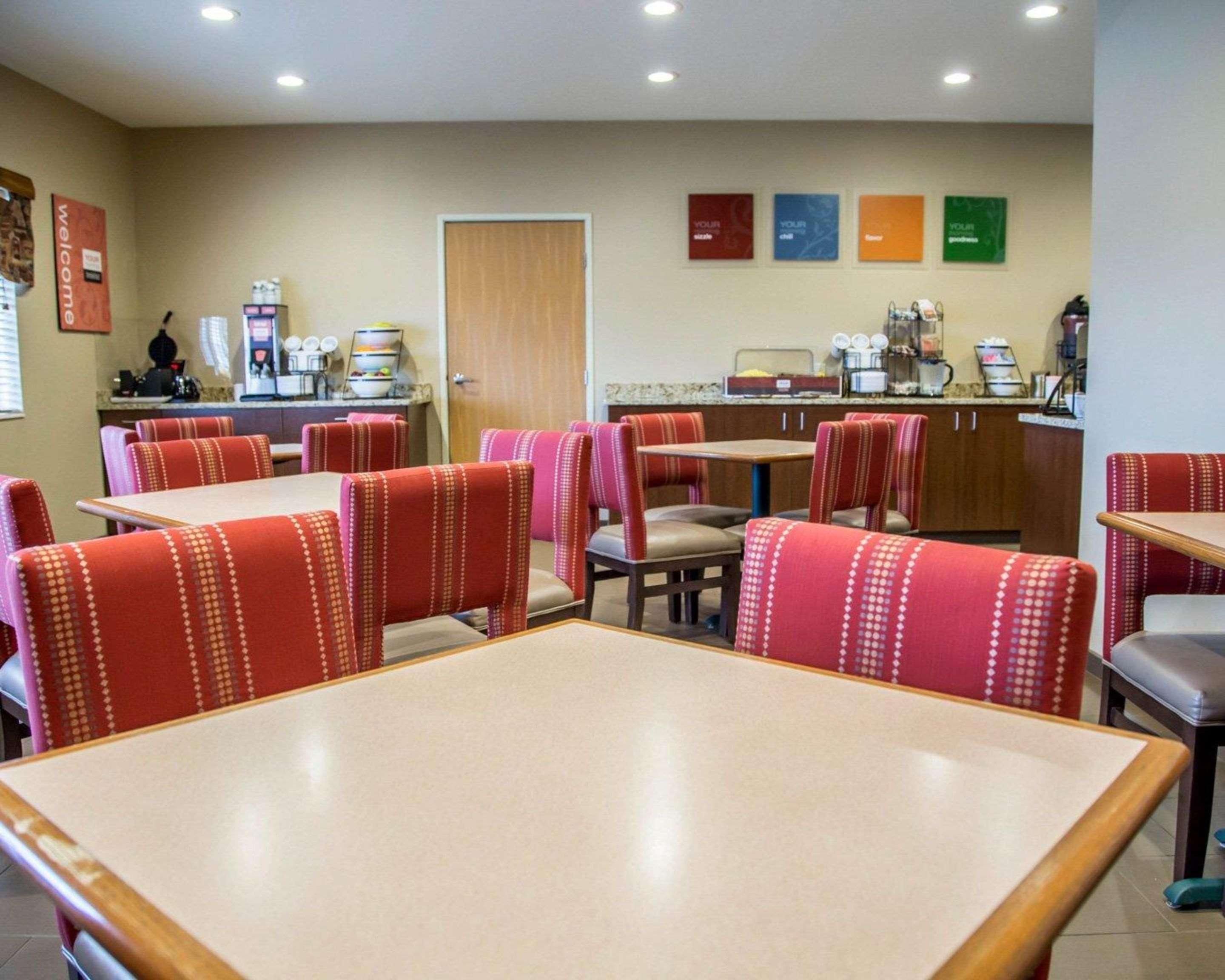 Comfort Inn & Suites Riverview Le Claire Exterior foto